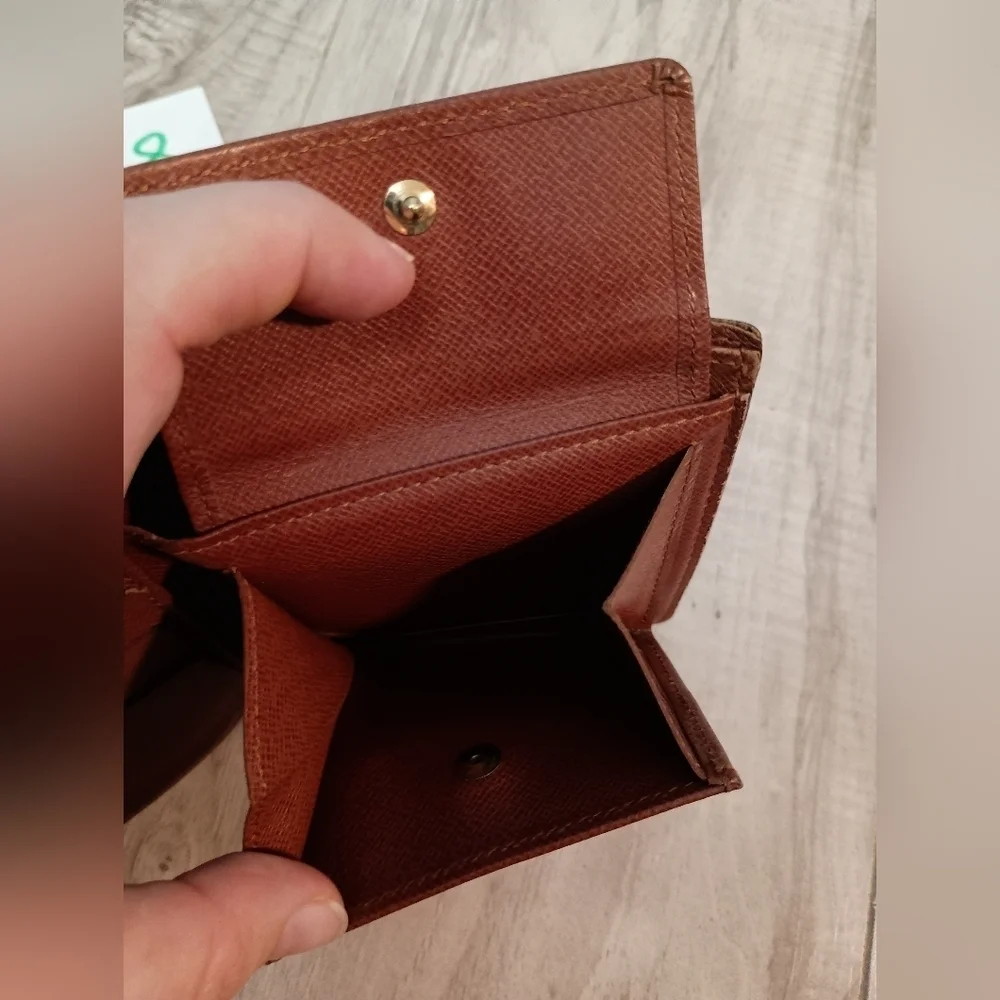Louis Vuitton Men’s Monogram Billfold Wallet
